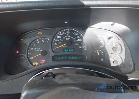 2003 Chevrolet Silverado 1500 z USA, uszkodzony, nr VIN 1GCEC19T63E104614